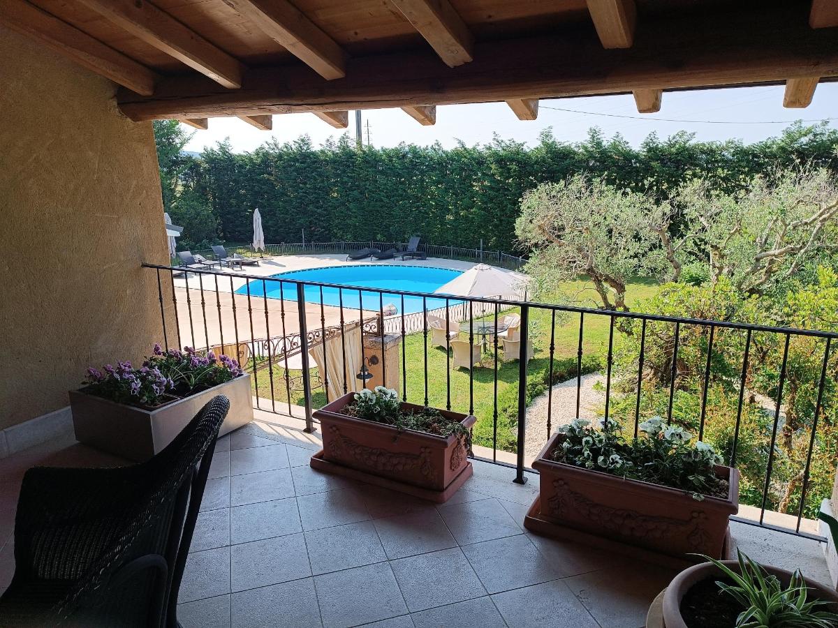 Piscina di Casale la Meridiana o nelle vicinanze