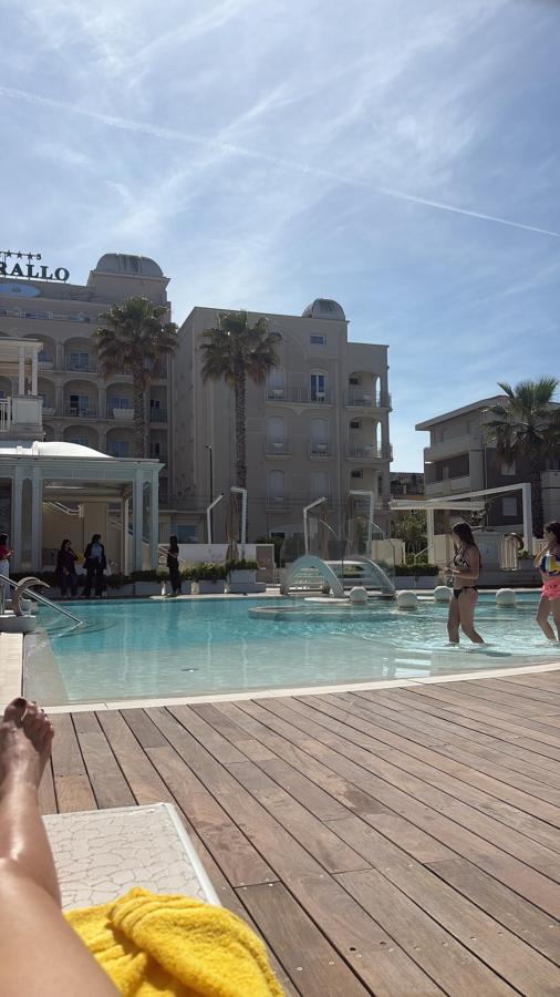 Piscina di Hotel Corallo o nelle vicinanze