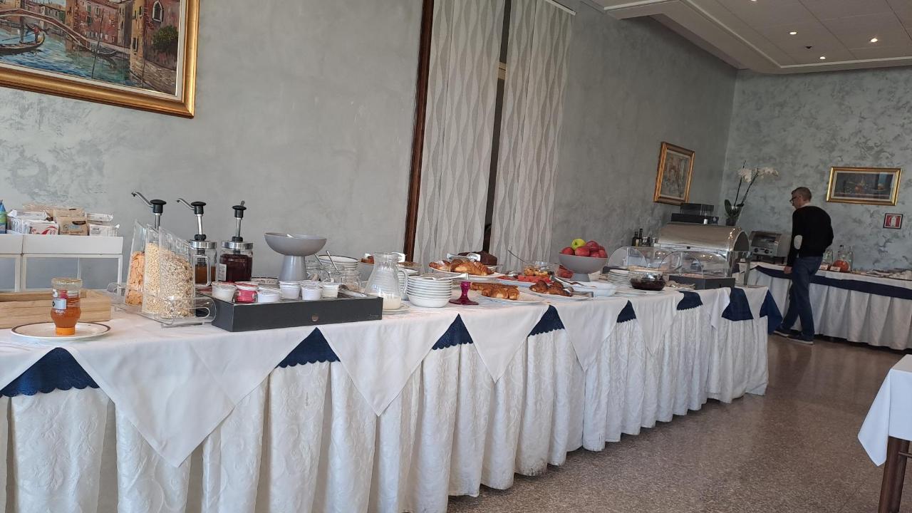 Cibo presso l'hotel o nelle vicinanze