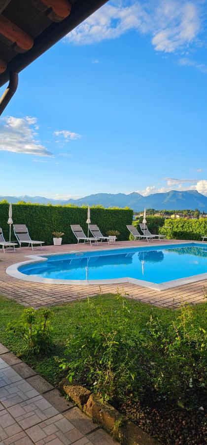 Piscina di B&B Villa Fiorini o nelle vicinanze
