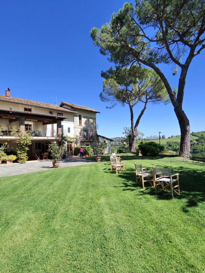 Giardino di Agriturismo Le Mandrie di Ripalta check in 15,00 - 19,00