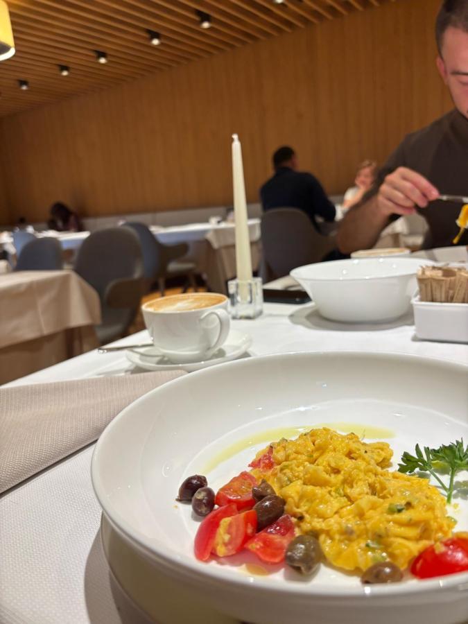 Cibo presso l'hotel o nelle vicinanze