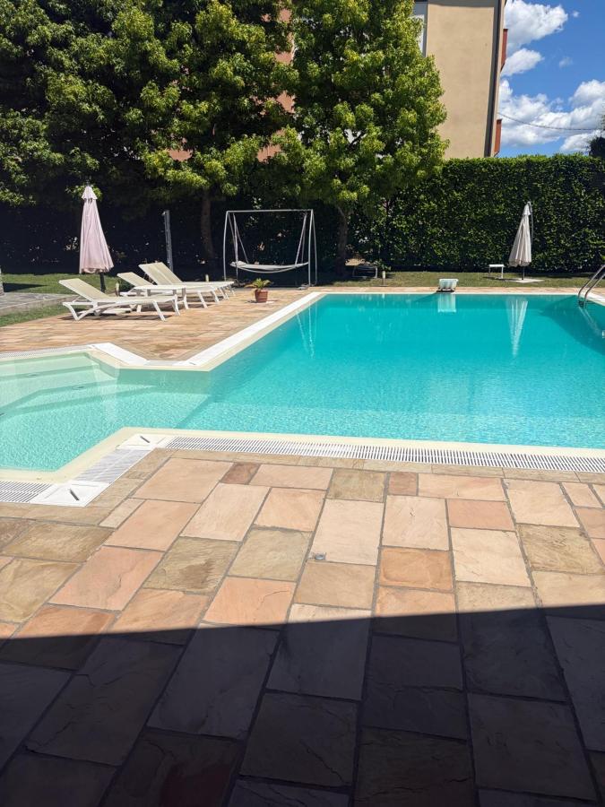 Piscina di B&B La Rosa del Lago o nelle vicinanze