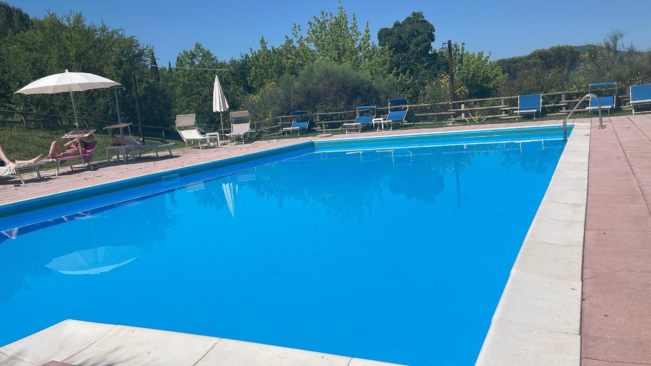 Piscina di GH Borgo Pulciano Agriturismo o nelle vicinanze