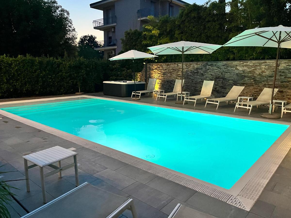 Piscina di Viola Relais o nelle vicinanze