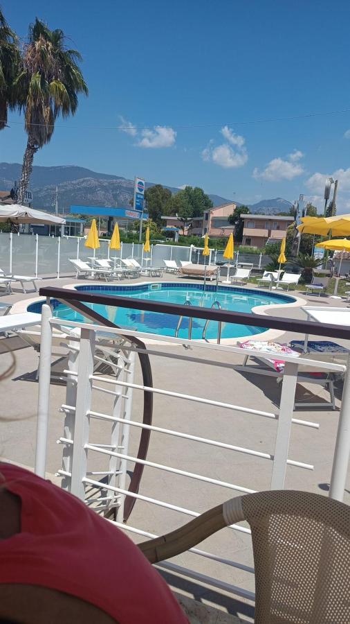 Piscina di Hotel Insonnia o nelle vicinanze