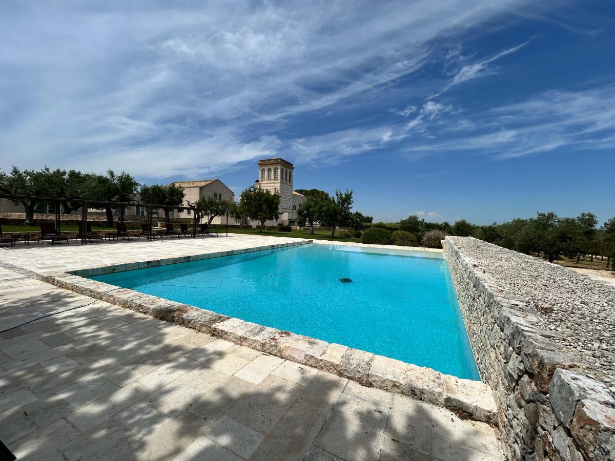 Piscina di Villa Torre Bianca by Emily Hotels o nelle vicinanze