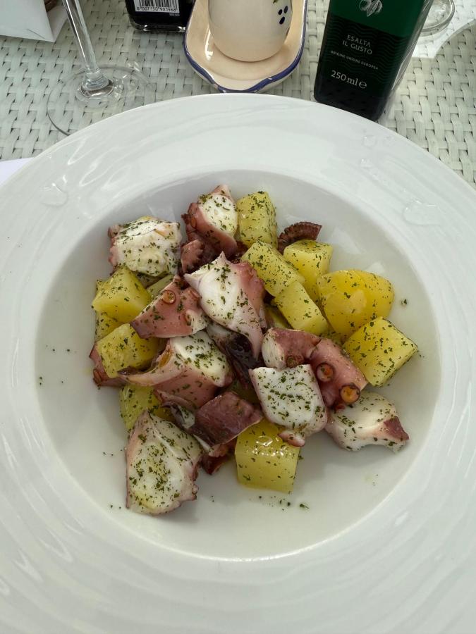 Cibo presso l'hotel o nelle vicinanze