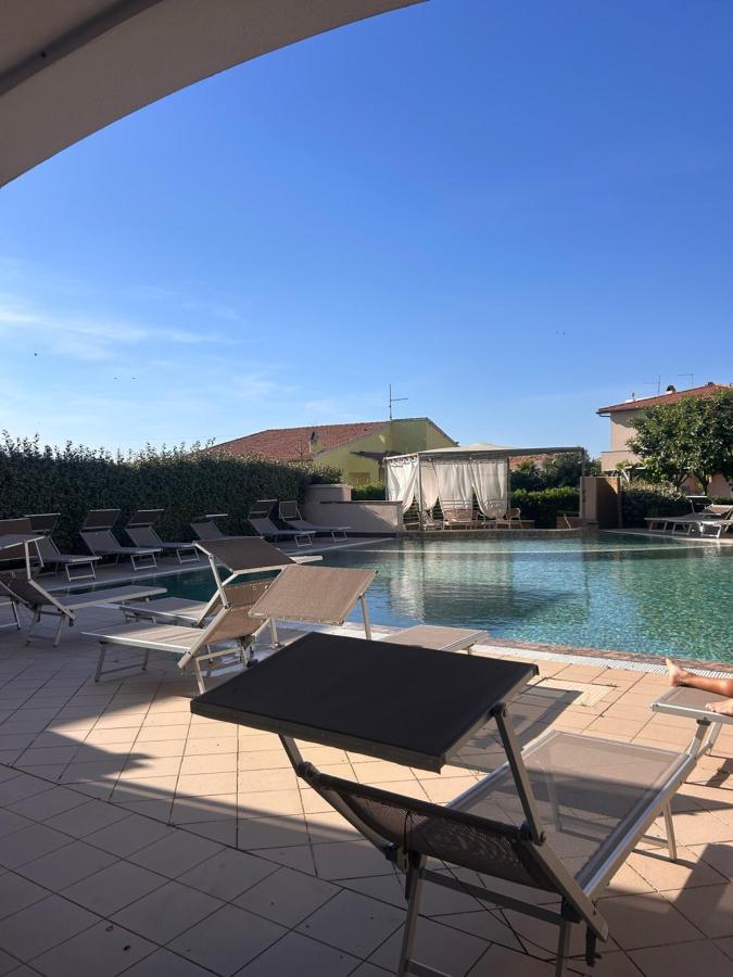 Piscina di Hotel Ariadimari o nelle vicinanze