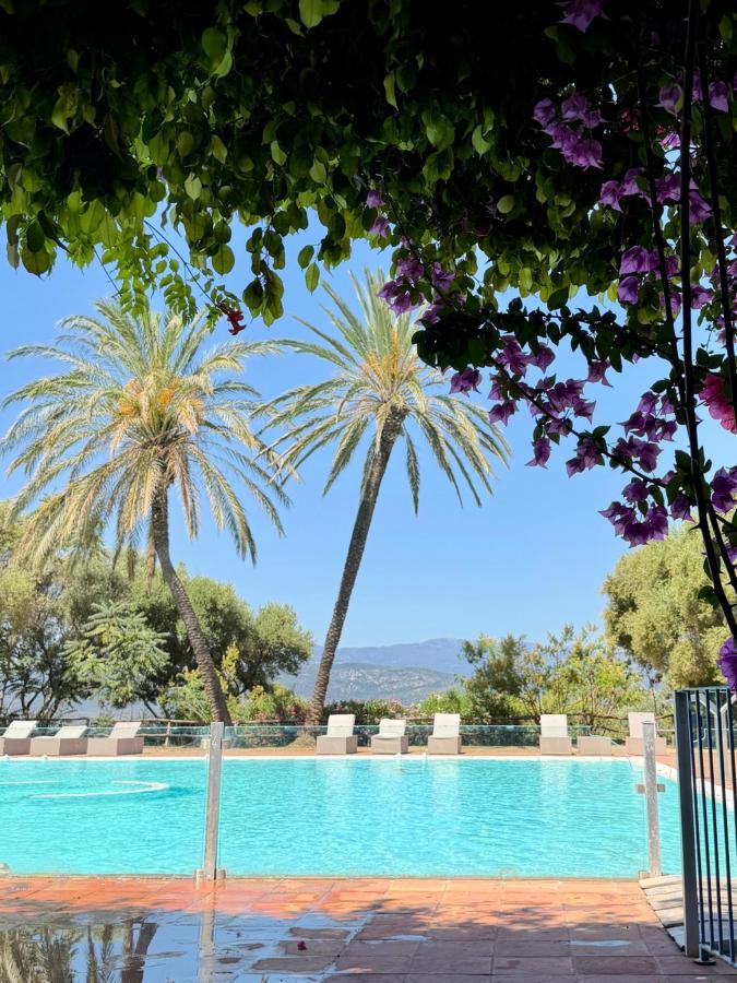 Piscina di Arbatax Park Resort - Borgo Cala Moresca by Falkensteiner o nelle vicinanze