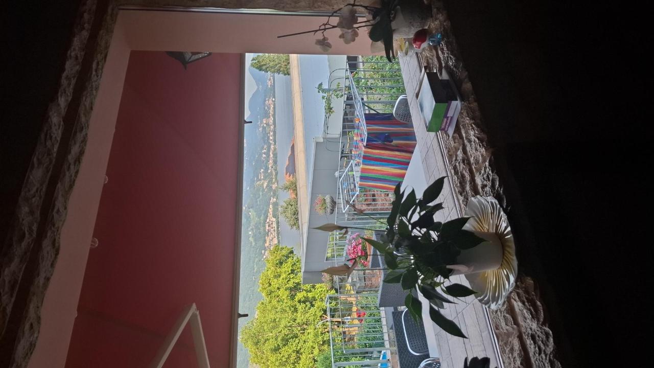 Giardino di Le Rose Sul Lago