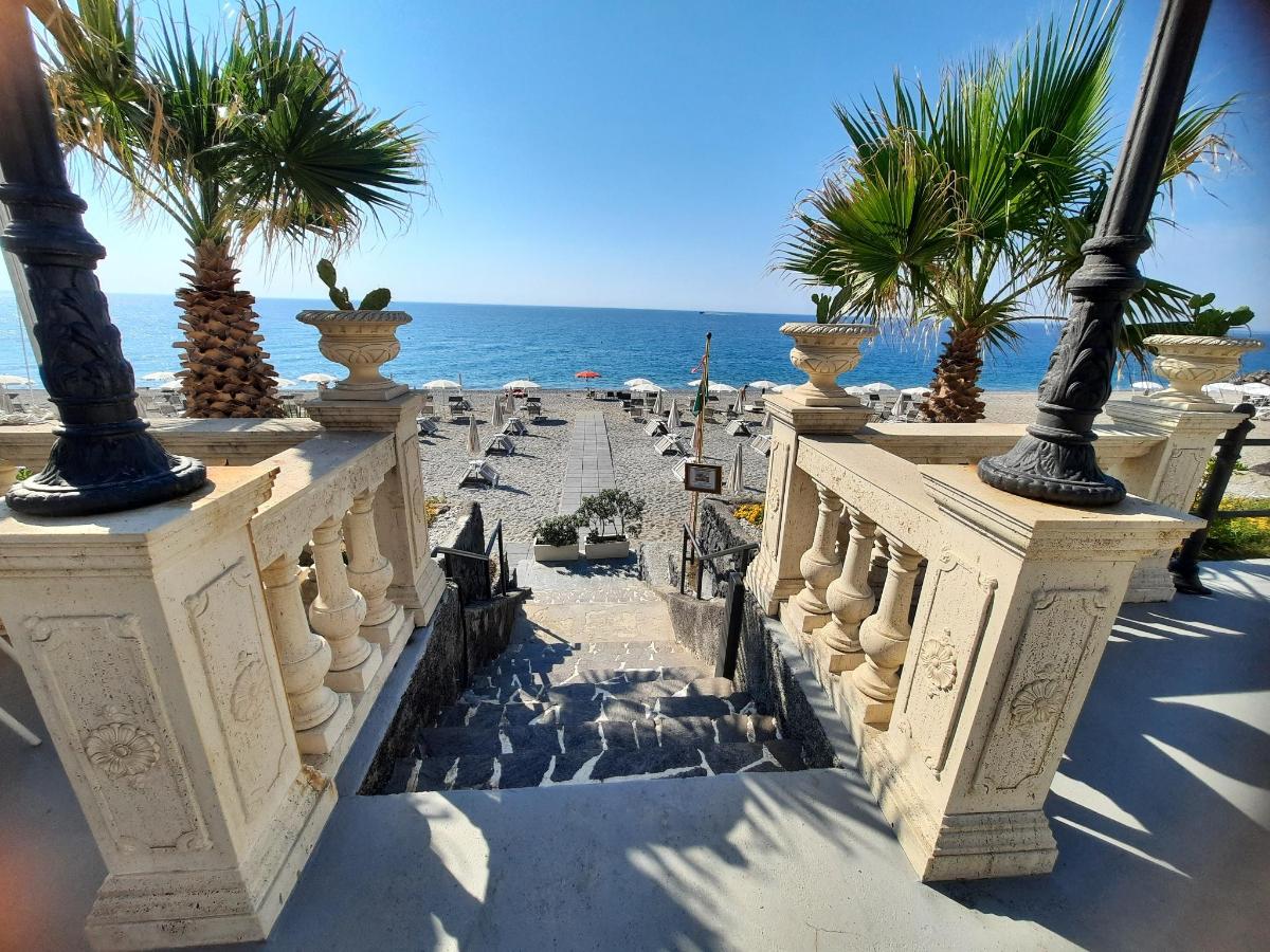 Vista generica sul mare o vista sul mare dall'interno dell'hotel