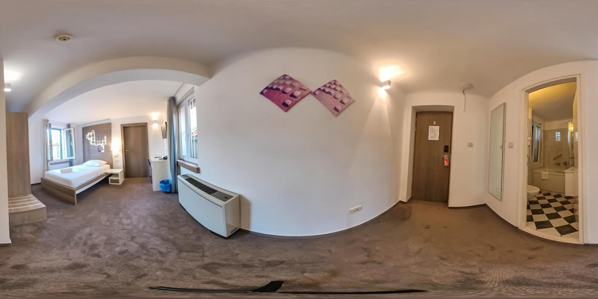 Slavija Culture Heritage Hotel - Photo 198