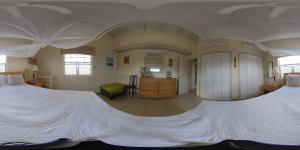 Gallery image of Carib Edge, AC beach penthouse in Saint Peter