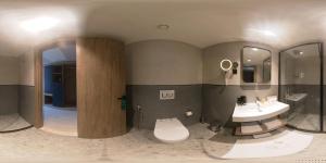 Gallery image of Golden Tulip El Mechtel in Tunis