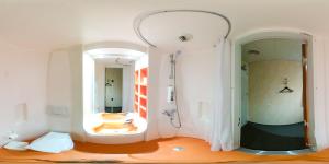 Gallery image of easyHotel Budapest Oktogon in Budapest