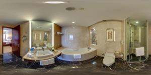 Gallery image of Crowne Plaza Yantai Sea View by IHG in Yantai