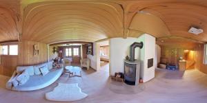 Foto dalla galleria di Meieli's Chalet a Hofstetten 