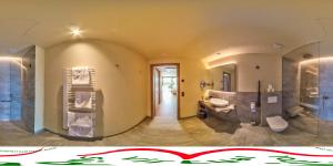 Foto dalla galleria di Weinegg Wellviva Resort ad Appiano sulla Strada del Vino