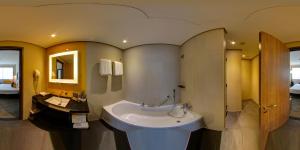 Gallery image of Novotel World Trade Centre Dubai in Dubai