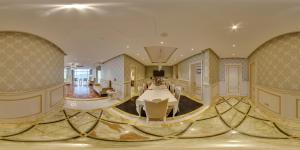 Foto dalla galleria di The Biltmore Tbilisi Hotel a Tbilisi City