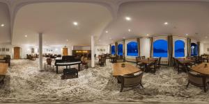 Foto dalla galleria di Hotel Waldhaus am See a Sankt Moritz