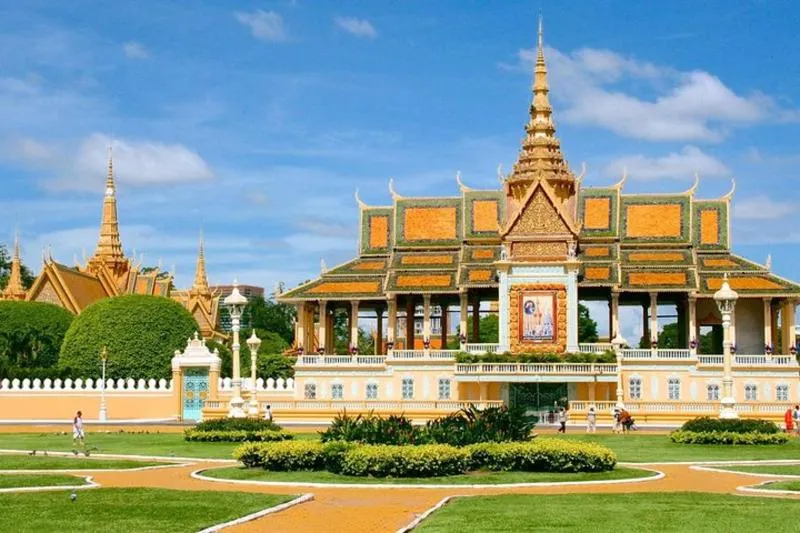 Featured tour with 8 reviews: Full-Day Phnom Penh City Tours
