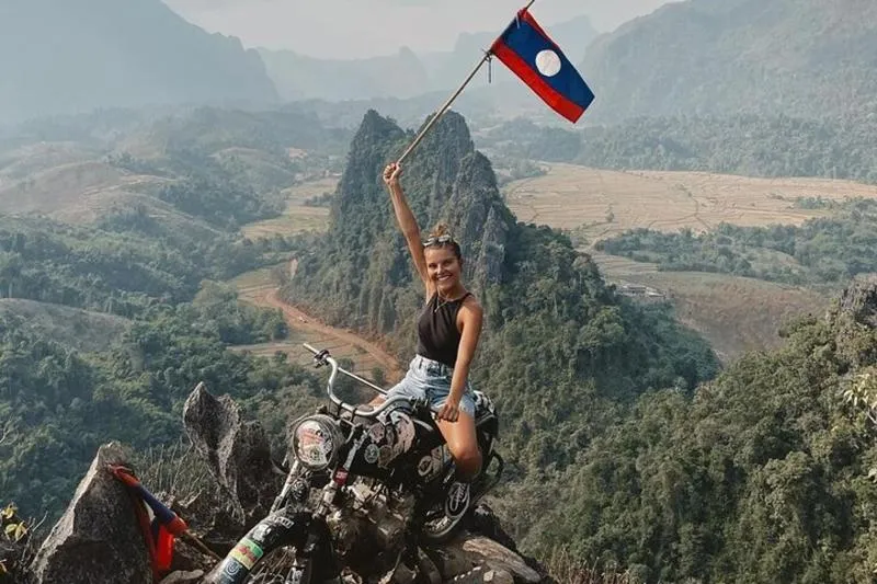 Vang Vieng Tour B – Nam Xay Viewpoint Hike & Blue Lagoon 1 Tour