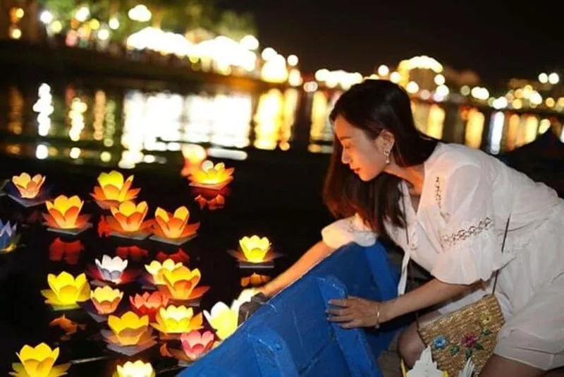Low price tour: Evening River Ride & Flower Lantern Release in Hoi An | From only 12 USD