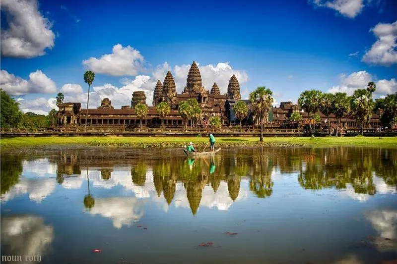 Top reviewed rating tour: 2-Day Angkor Wat With Small, Big Circuit and Banteay Srei Tour | 5 rating