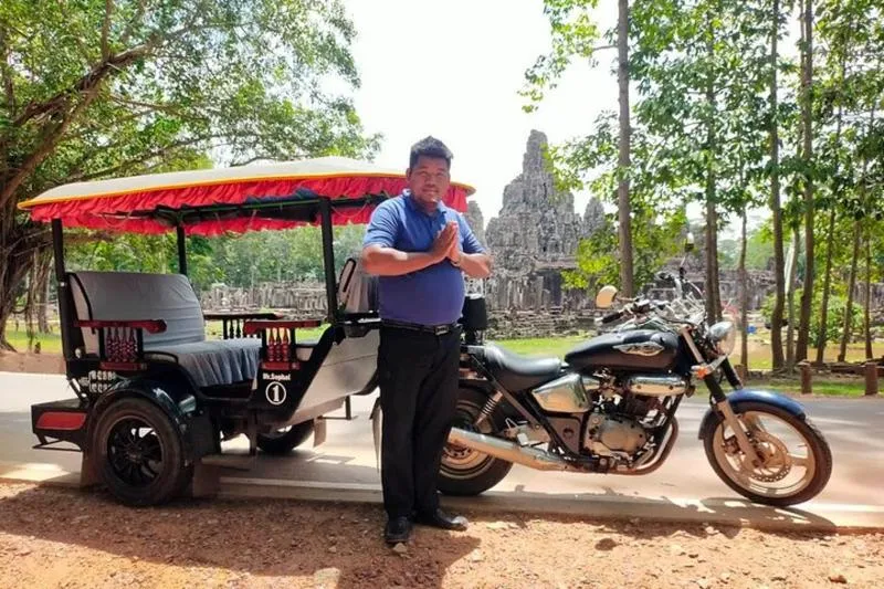 Quick Escape: Angkor Wat Private Tour by Tuk-Tuk with English Speaking Driver