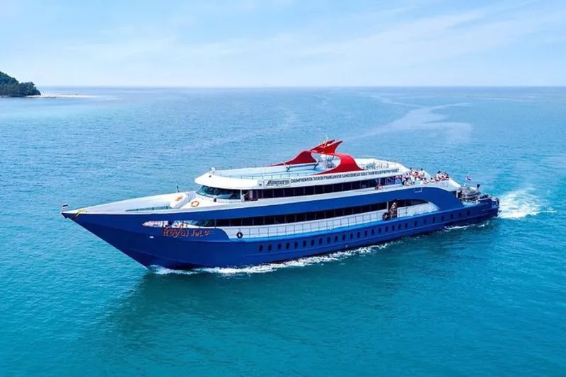 Phi Phi Islands Adventure: Ferry, Snorkeling & Island Lunch