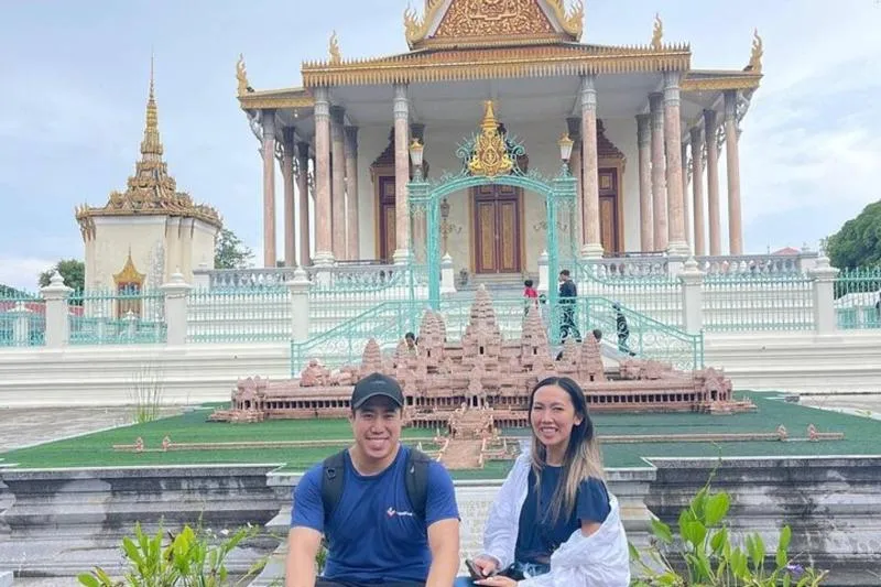 1 Day Trip: A Full Day Tour for Royal Palace, S21, Killing Fields & More