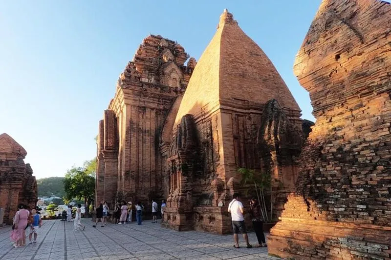 Luxury Tour: Private tour: Nha Trang Half day city tour &Lunch with PHỞ