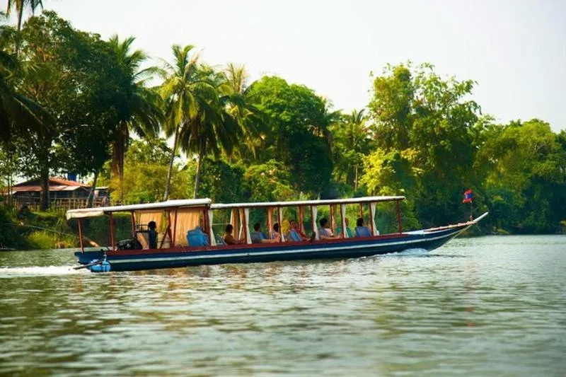 Luxury Tour: Luang Prabang Private Cultural Tour and Pak Ou Caves River Cruise