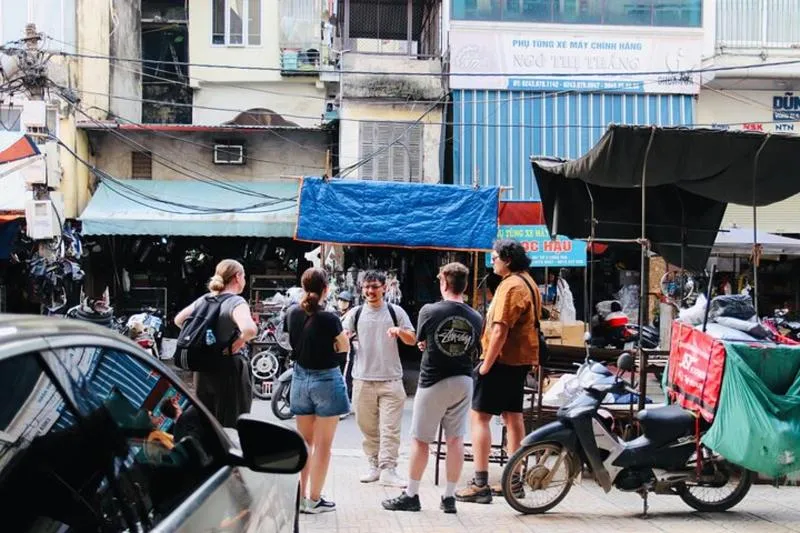 Quick Escape: Vietnam War: Uncovering Hanoi’s Untold Stories
