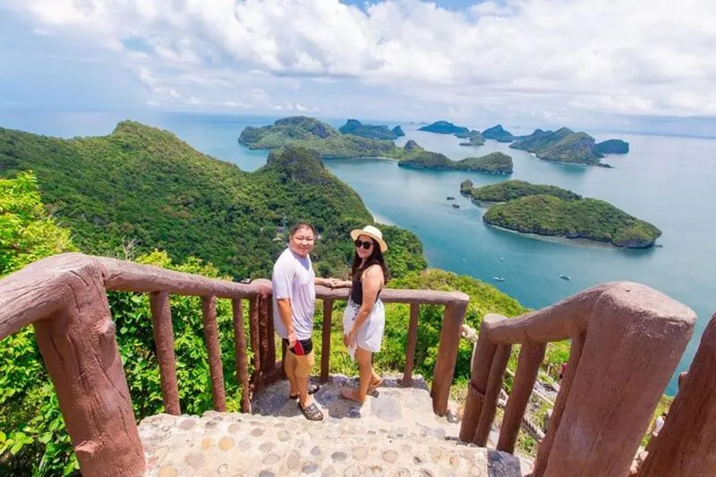 Featured tour with 18 reviews: Snorkeling and Kayaking Tour at Angthong Marine Park by Speedboat from Koh Samui