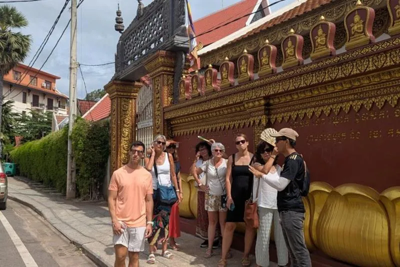 Featured tour with 4 reviews: Siem Reap Walking Tour: Landmarks & Hidden Gems