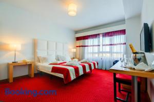 Gallery image of Super 8 By Wyndham Waldorf