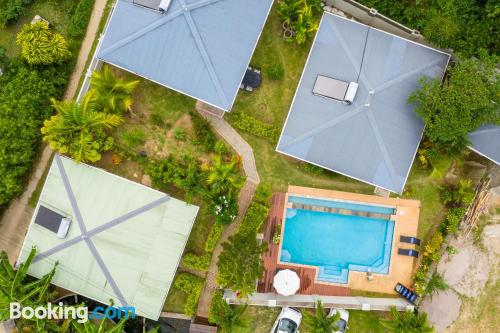 Grande apartamento com piscina em Anse Royale