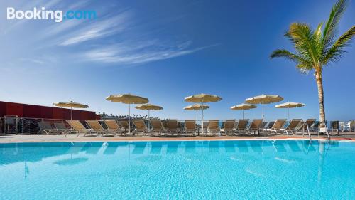 Große Wohnung. Pool und Terrasse