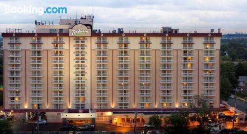 Apartamento en Queens con vistas.