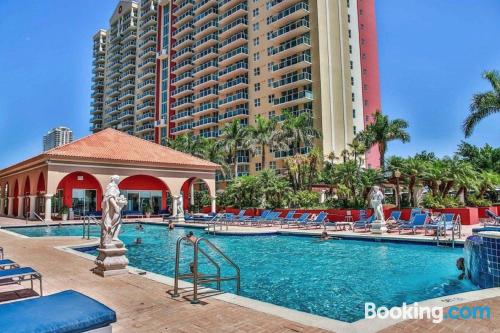 Extenso apartamento em Sunny Isles Beach. Perto de todas as atrações