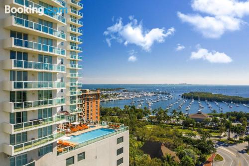 Apartamento con piscina, wifi y vistas