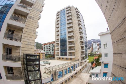 Appartement avec terrasse. Budva à vos pieds