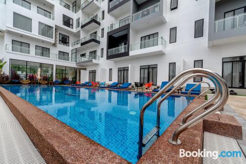 Appartement avec terrasse et Wifi à Sihanoukville, idéal pour couples