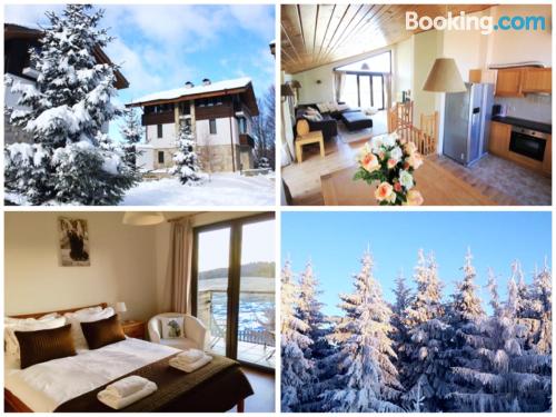 Massiven Wohnung a Borovets. Pool und Balkon