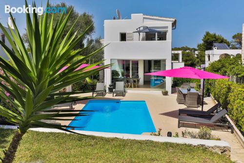 Stay cool: air home in Cala Figuera with internet.