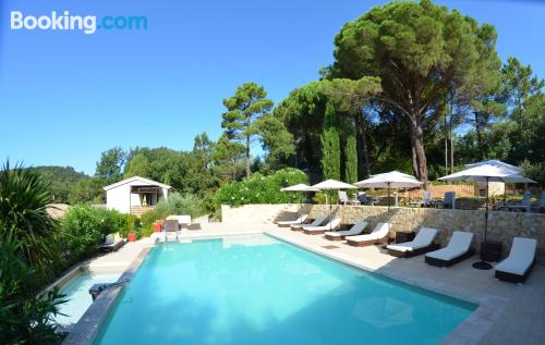 Home for couples in Grimaud in central location