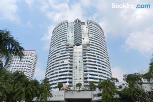 Apartamento en Jomtien Beach con piscina